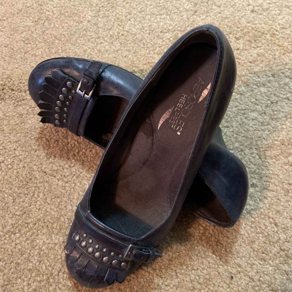 Aerosoles grey-navy pumps